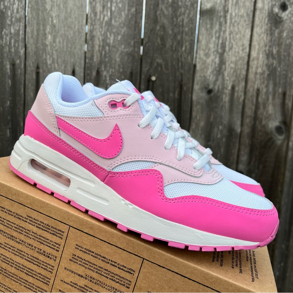 Nike air max 1 pink size 6y